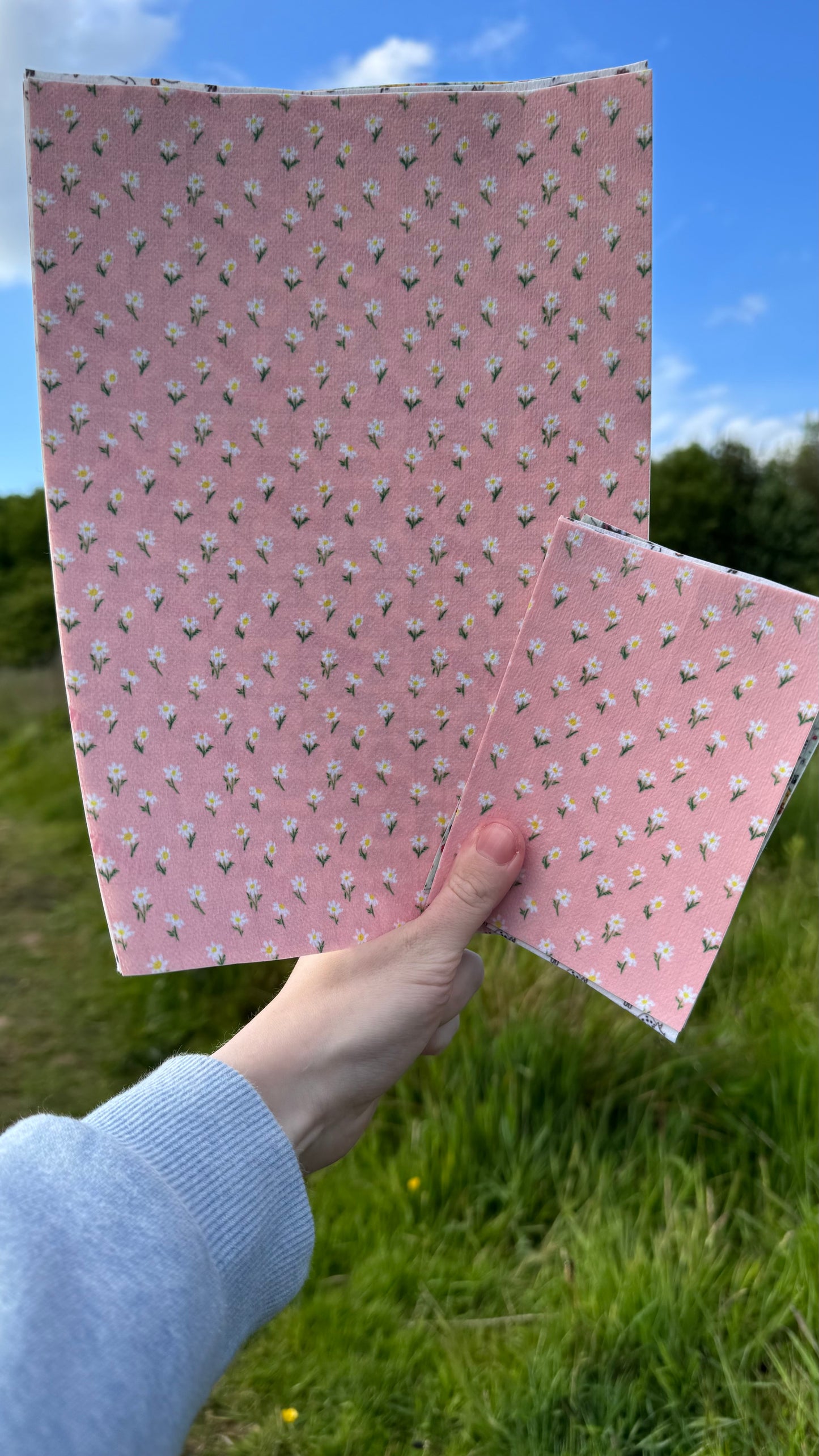 Extra large Tubie tape daisies on pink